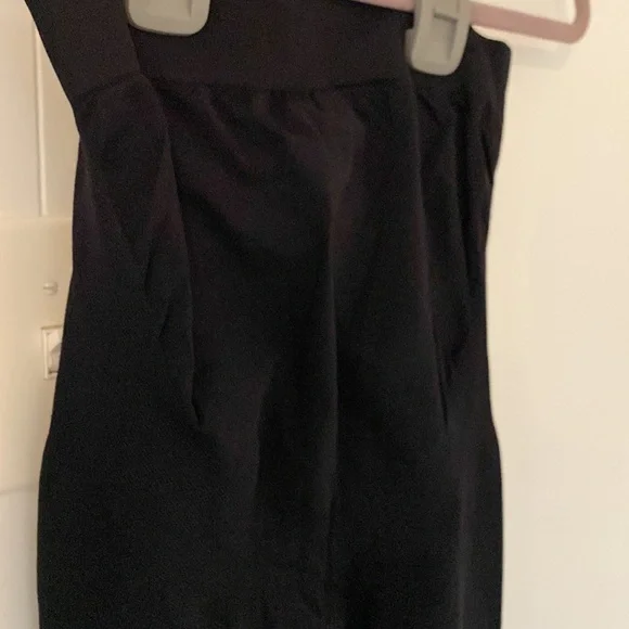 Maternity leggings, black, compression feel, comfortable, Medium, brand Fayebl? - Picture 4 of 10